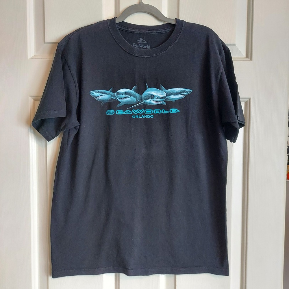 SeaWorld Orlando Shark Graphic T-Shirt Mens Medium Black Cotton Short Sleeve